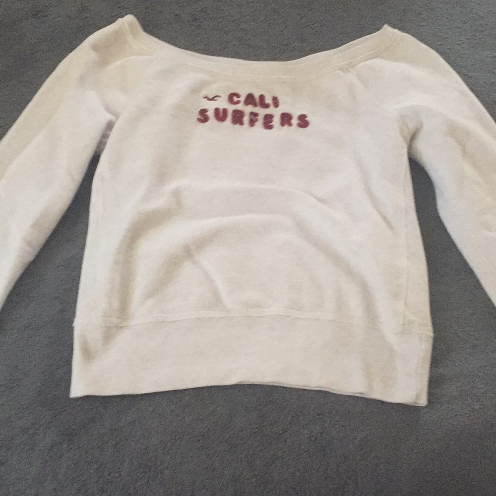 🔥FREE🔥Hollister sweatshirt.